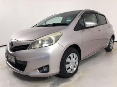 Photo of the vehicle Toyota Vitz