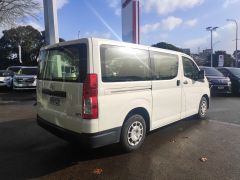 Photo of the vehicle Toyota HiAce