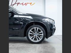 Photo of the vehicle BMW X5