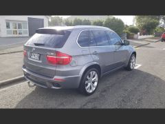 Photo of the vehicle BMW X5