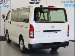 Photo of the vehicle Toyota HiAce