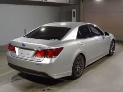 Photo of the vehicle Toyota Crown