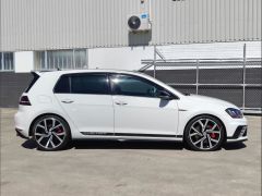 Photo of the vehicle Volkswagen Golf