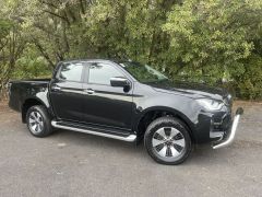 Photo of the vehicle Isuzu D-Max