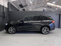 Photo of the vehicle BMW X5