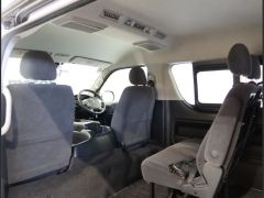 Photo of the vehicle Toyota HiAce