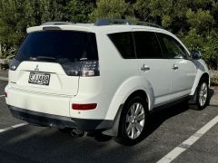 Photo of the vehicle Mitsubishi Outlander