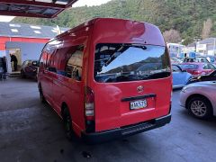 Photo of the vehicle Toyota HiAce