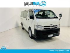 Photo of the vehicle Toyota HiAce