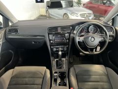 Photo of the vehicle Volkswagen Golf