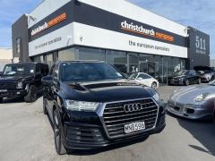 Photo of the vehicle Audi Q7