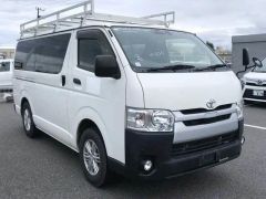 Photo of the vehicle Toyota HiAce