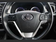 Photo of the vehicle Toyota Highlander