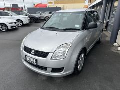 Photo of the vehicle Suzuki Swift