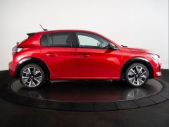 Photo of the vehicle Peugeot 208