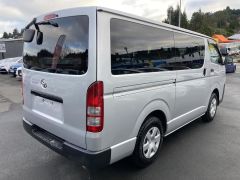 Photo of the vehicle Toyota HiAce