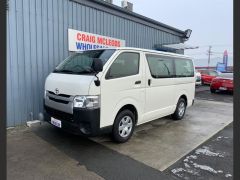 Photo of the vehicle Toyota HiAce