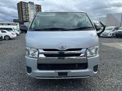 Photo of the vehicle Toyota HiAce