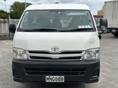 Photo of the vehicle Toyota HiAce