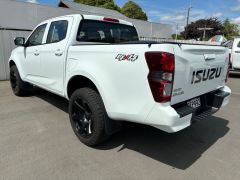 Photo of the vehicle Isuzu D-Max