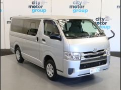 Photo of the vehicle Toyota HiAce