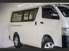 Photo of the vehicle Toyota HiAce