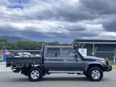 Photo of the vehicle Toyota Land Cruiser