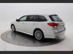 Photo of the vehicle Subaru Legacy