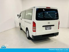 Photo of the vehicle Toyota HiAce