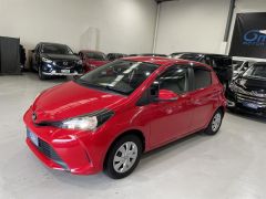 Photo of the vehicle Toyota Vitz