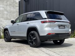 Photo of the vehicle Jeep Grand Cherokee