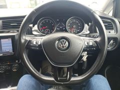 Photo of the vehicle Volkswagen Golf