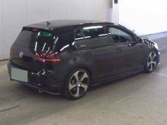 Photo of the vehicle Volkswagen Golf GTI