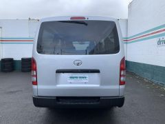 Photo of the vehicle Toyota HiAce