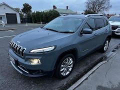 Photo of the vehicle Jeep Cherokee