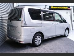 Photo of the vehicle Nissan Serena