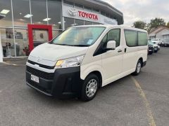 Photo of the vehicle Toyota HiAce