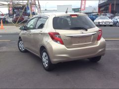 Photo of the vehicle Toyota Vitz