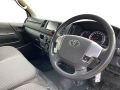 Photo of the vehicle Toyota HiAce