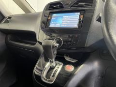 Photo of the vehicle Nissan Serena