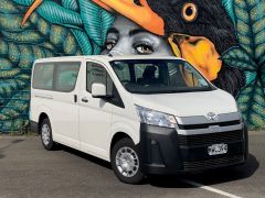 Photo of the vehicle Toyota HiAce