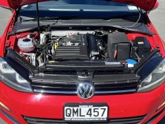 Photo of the vehicle Volkswagen Golf