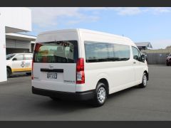 Photo of the vehicle Toyota HiAce