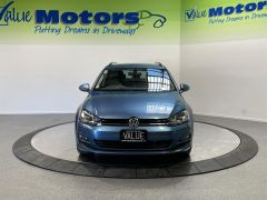 Photo of the vehicle Volkswagen Golf