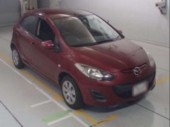 Photo of the vehicle Mazda Demio