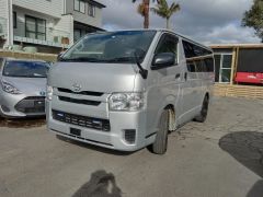 Photo of the vehicle Toyota HiAce