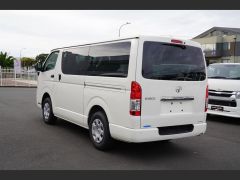 Photo of the vehicle Toyota HiAce