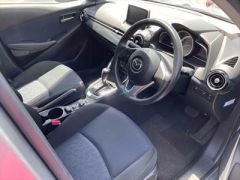 Photo of the vehicle Mazda Demio