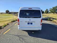 Photo of the vehicle Toyota HiAce