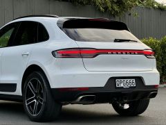 Photo of the vehicle Porsche Macan